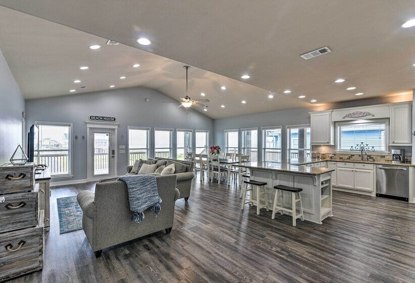 Steps To Shore: Crystal Beach Retreat W/ Deck!