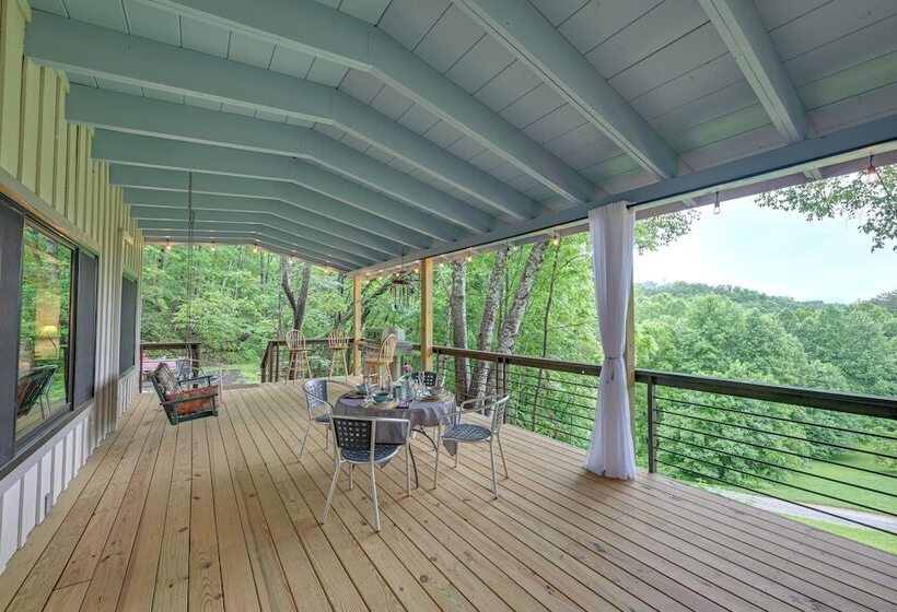 Sweet Birch  Bryson City Cottage W/ Views