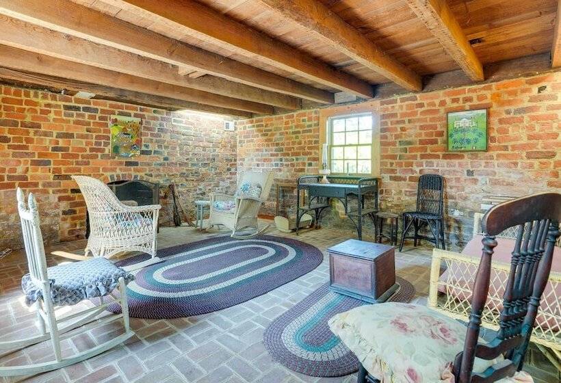 Terre Haute Manor Farmhouse W/ Gardens & Deck!