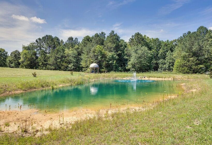 Terre Haute Manor Farmhouse W/ Gardens & Deck!