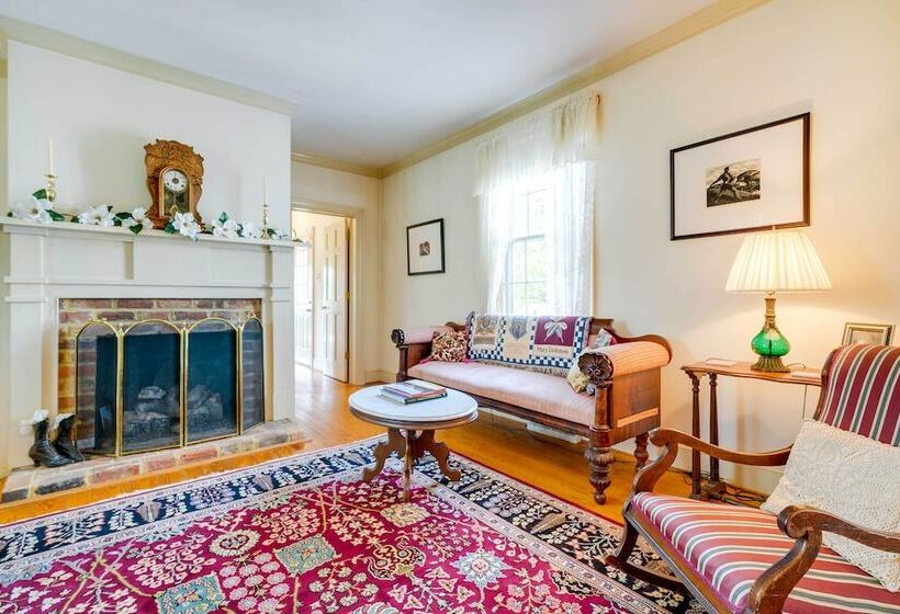 Terre Haute Manor Farmhouse W/ Gardens & Deck!