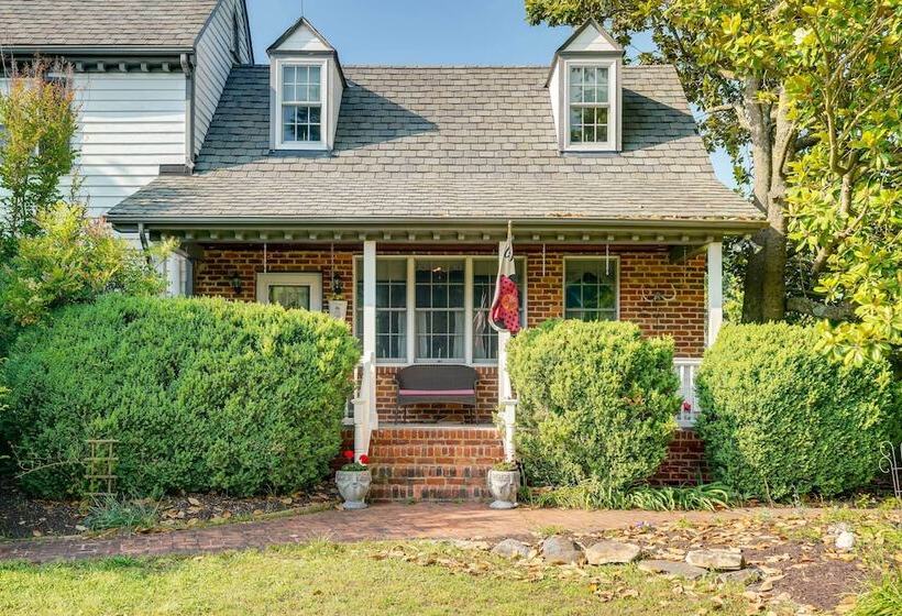 Terre Haute Manor Farmhouse W/ Gardens & Deck!