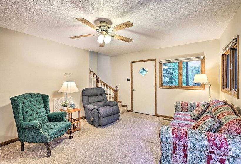 The Chalet Retreat Cabin Across From Creek!