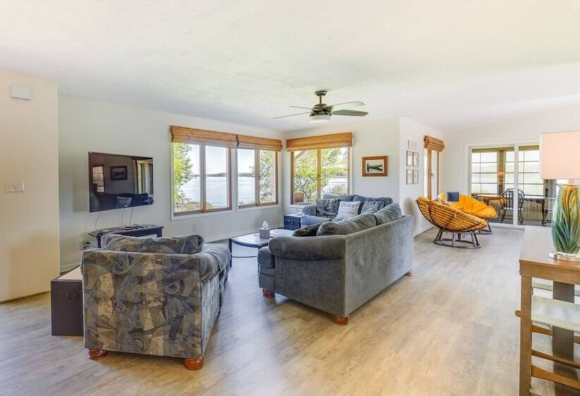 The View   Waterfront Lake Anna Home W/ Dock!