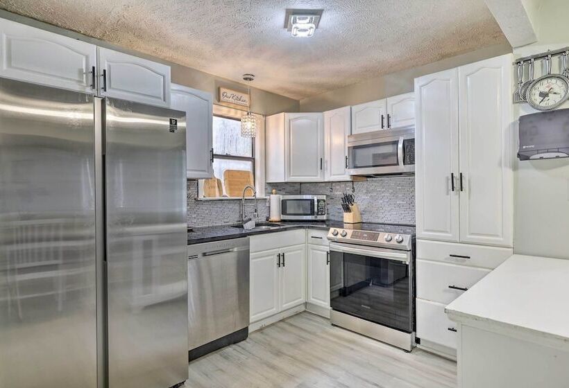 Game Room & Fire Pit: Tobyhanna Family Home