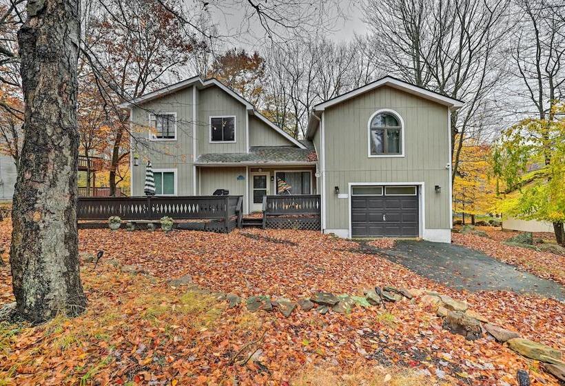 Game Room & Fire Pit: Tobyhanna Family Home