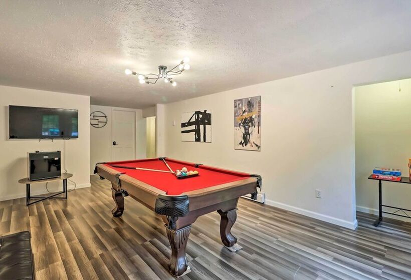 12 Mi To Camelback Ski Resort: Home W/ Decks!