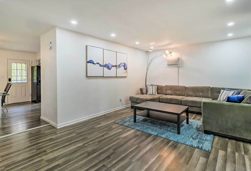 12 Mi To Camelback Ski Resort: Home W/ Decks!