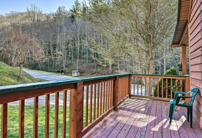 Tranquil Sylva Retreat W/ Bbq Grill & Deck