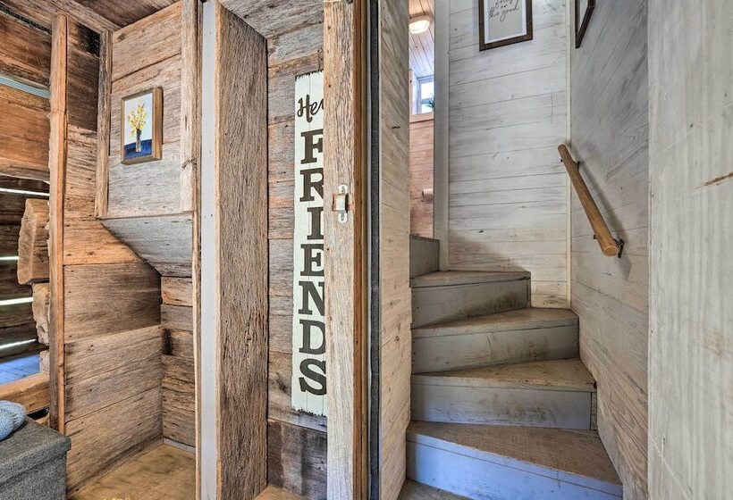 Unique Loft Cabin: Fire Pit & Fishing Access!