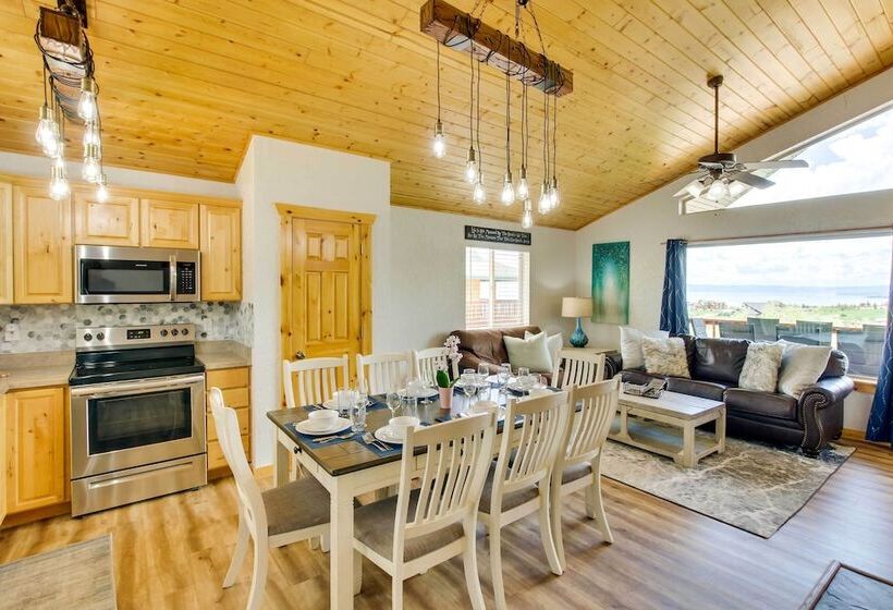 Updated Cabin W/ Views ~ 1 Mi To Bear Lake!