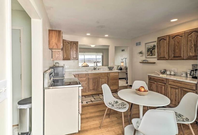 Watch The Sunrise At This Quaint Lake View Cottage