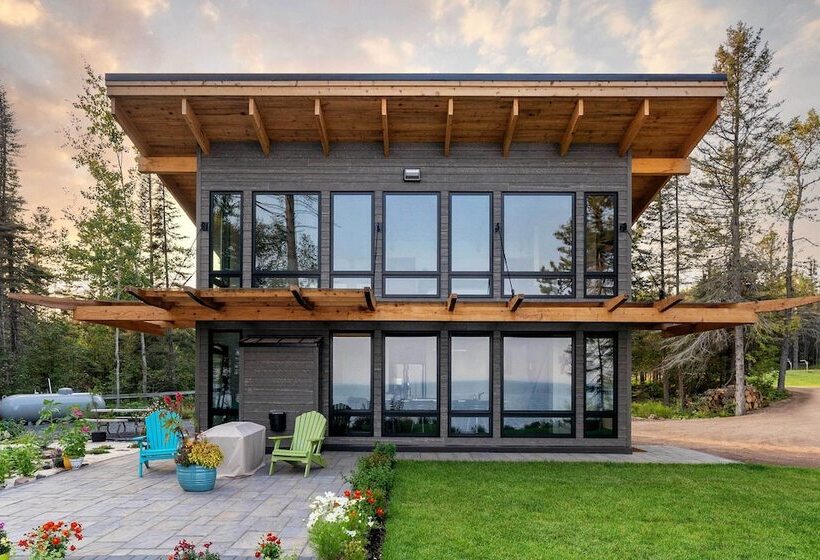 Waterfront Cabin On Lake Superior W/ Fire Pit