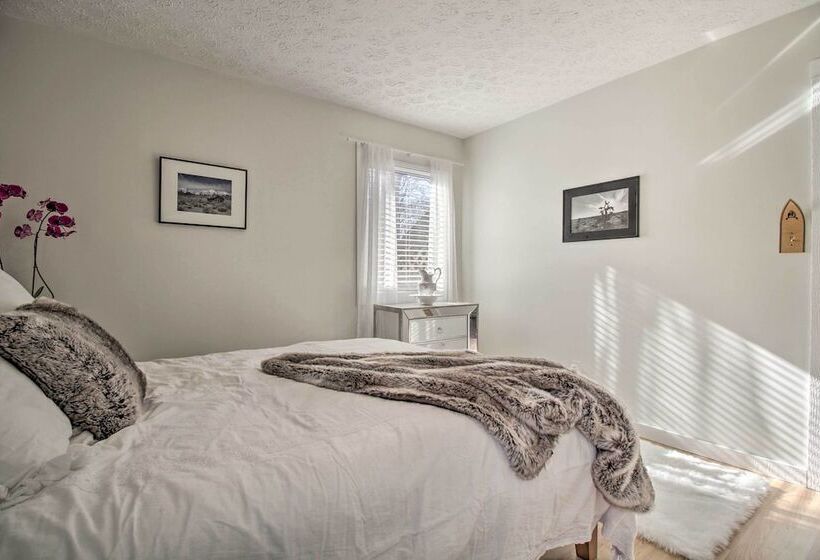 Wintergreen Resort Retreat W/ Hot Tub!