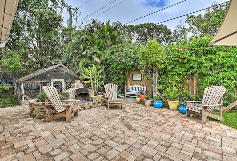 Bradenton Home W/ Beautiful Yard: 4 Mi To Downtown