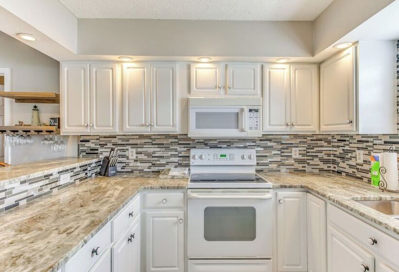 Pet Friendly Home W/ Fire Pit In Myrtle Beach
