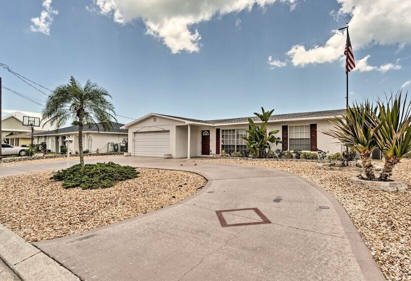 Canalfront Bradenton Home W/ Dock & Pool!