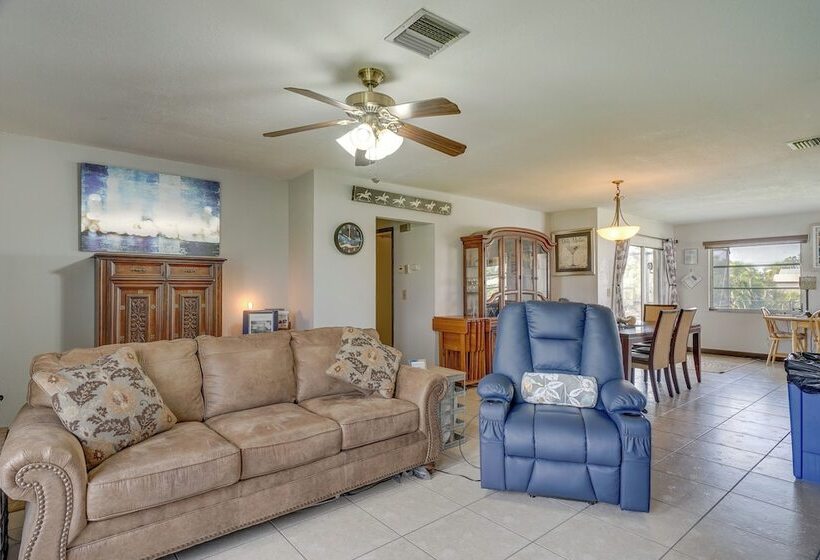Canalfront Retreat W/ Heated Pool & Hot Tub!