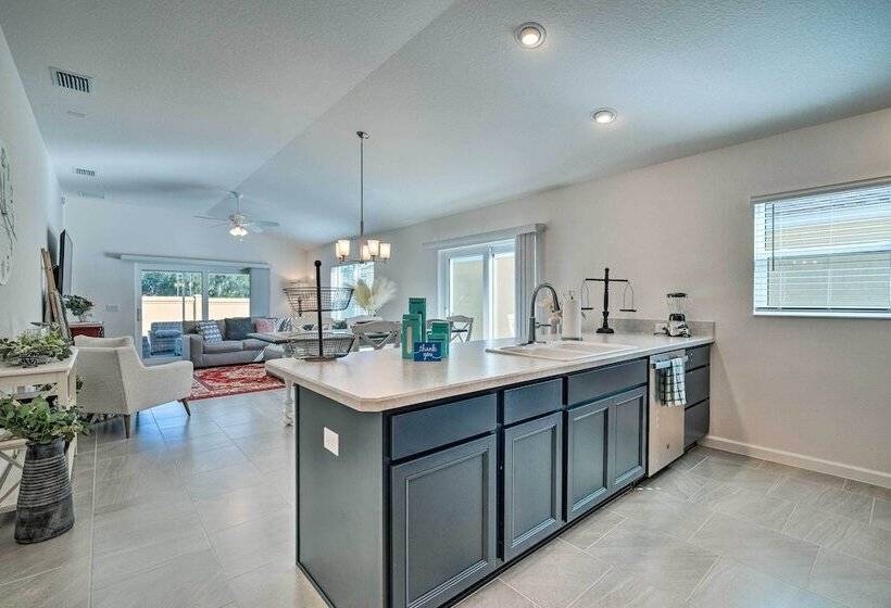 Home In The Villages: Golf Cart & Amenity Access