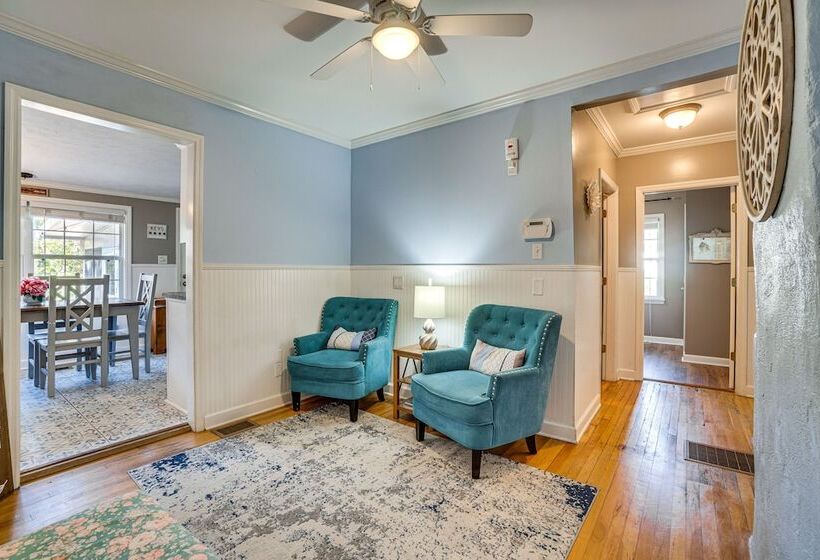 Charming Mt Dora Home W/ Shared Patio & Yard!