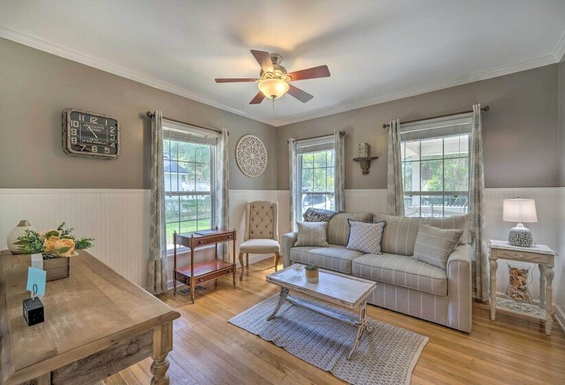 Charming Mt Dora Home W/ Shared Patio & Yard!