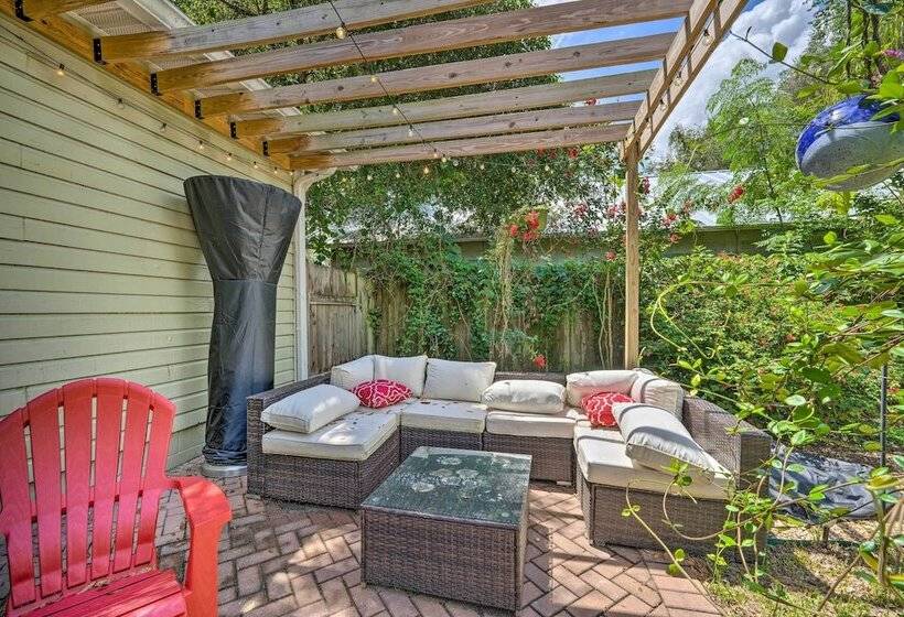Charming Mt Dora Home W/ Shared Patio & Yard!
