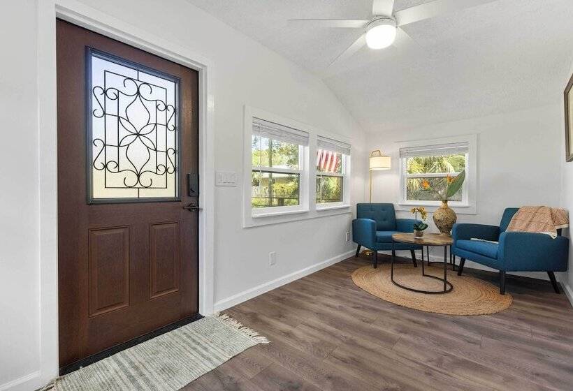 4 Mi To Dtwn: Jensen Beach Cottage