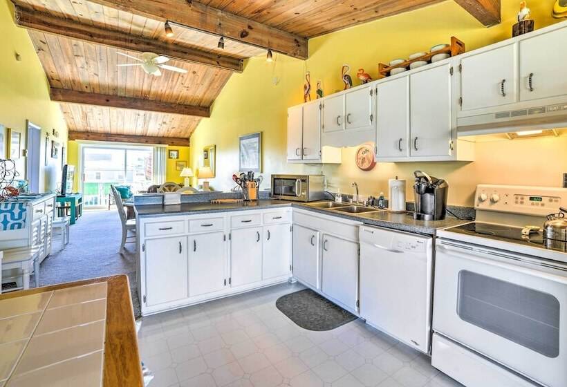 Coastal Atlantic Beach Duplex < 1 Mi To Boardwalk!