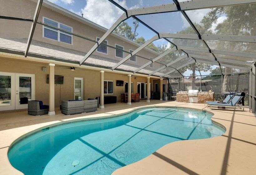 Contemporary Brandon Home W/ Pool & Game Room
