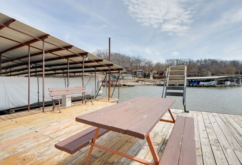 Cozy Camdenton Cottage W/ Deck + Boat Dock Access!