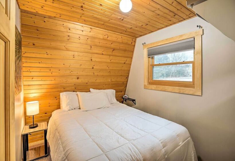 Crofton Cabin W/ Tiki Hut & Water Views!