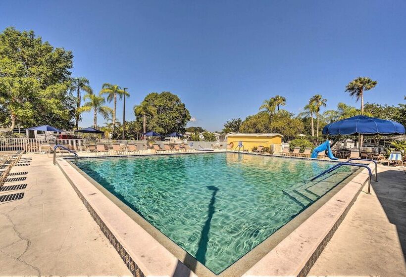 Cute Port Charlotte Home W/ Resort Amenities!