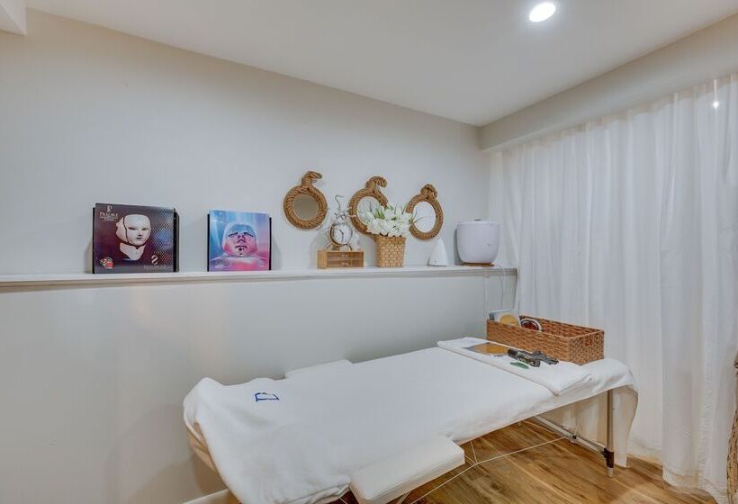 Dreams Of Paradise  Luxury Home W/ Pool!