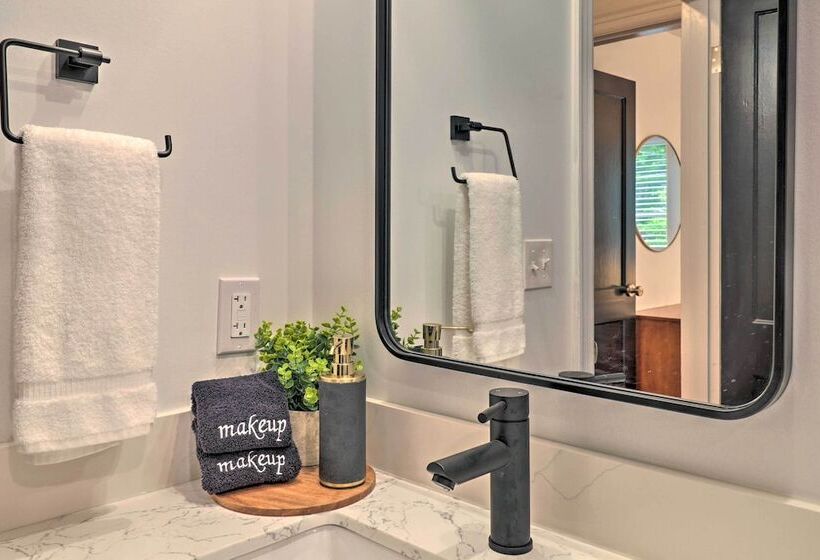 Dreamy St Charles Retreat W/ Furnished Patio!