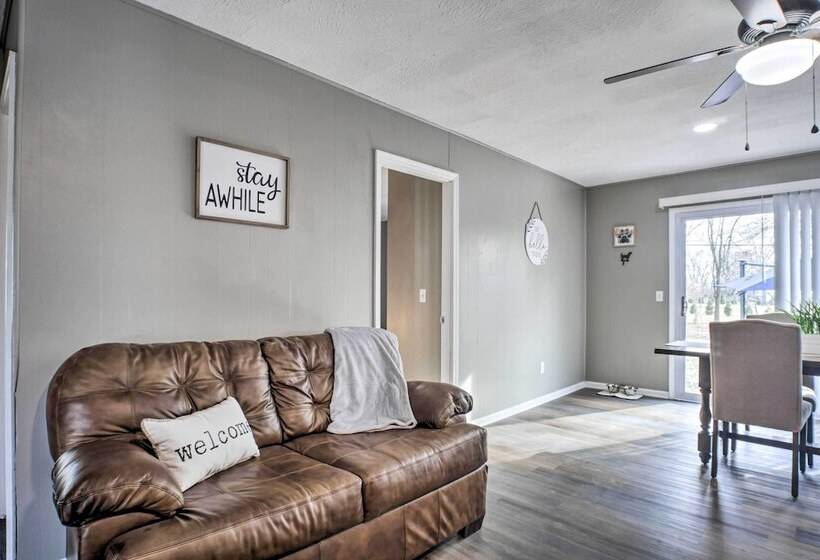 Family Friendly Springfield Home W/ Yard!