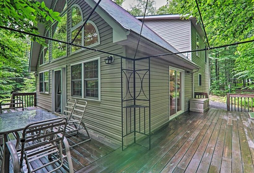Deck & Resort Amenities: Arrowhead Lake Home!