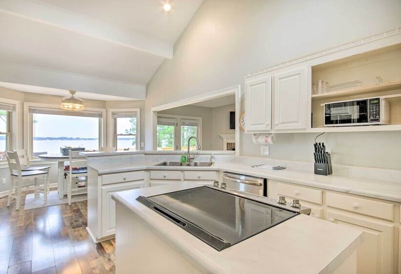 Gilbert Lakefront Retreat W/ Private Dock!