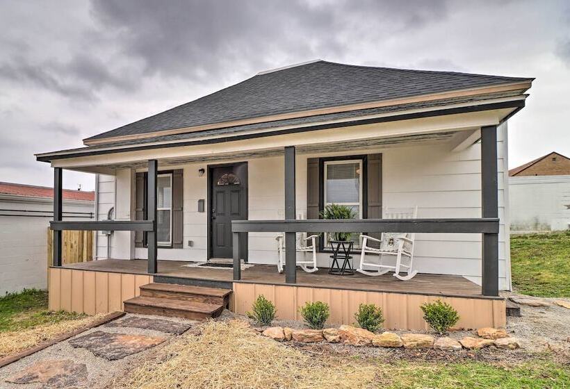 Historic West Plains Home: Walk To Msu + Dtwn