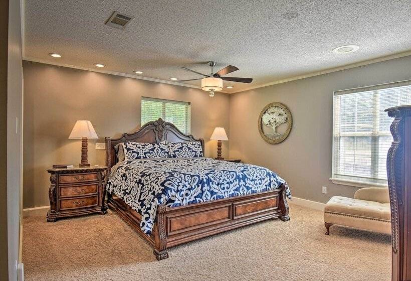 Lakefront Home W/ Private Dock In Hot Springs!