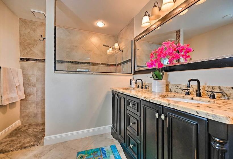 House W/ Heated Pool & Grill   Walk To Beach!