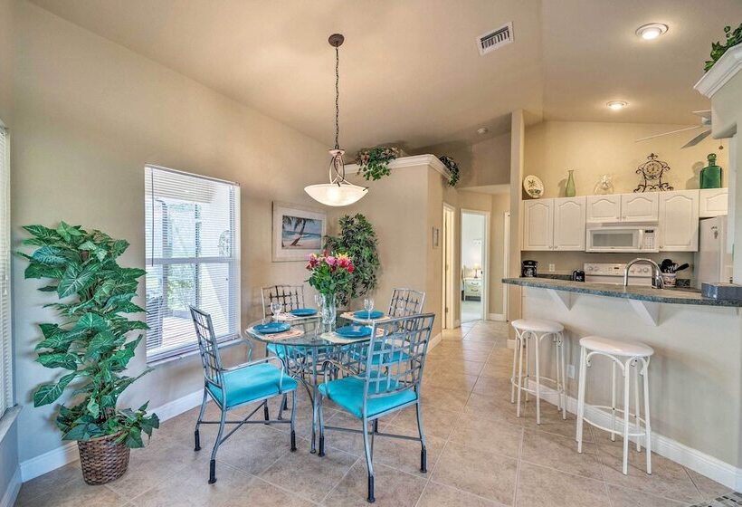 6 Mi To Waterpark: Tropical Home In Cape Coral