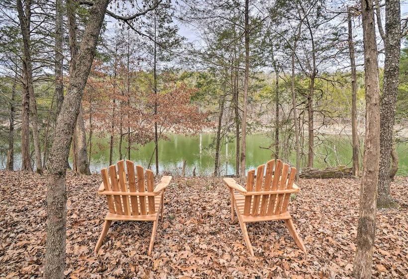 Idyllic Table Rock Lake Cabin W/ Fire Pit!