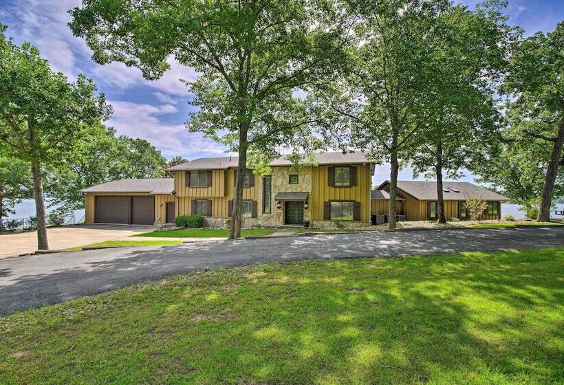 Inviting Home W/ Pool & Hot Tub On Table Rock Lake