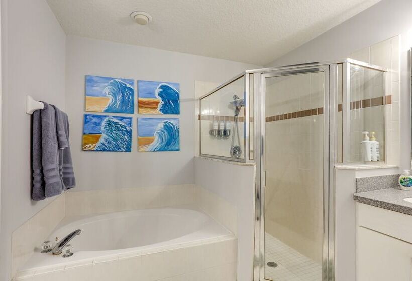 Inviting Jensen Beach Home W/ Screened In Patio!
