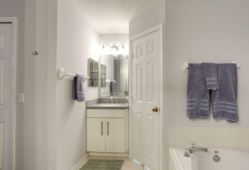 Inviting Jensen Beach Home W/ Screened In Patio!