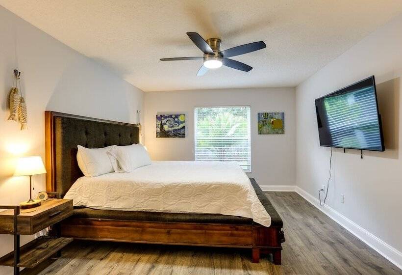 Inviting Jensen Beach Home W/ Screened In Patio!