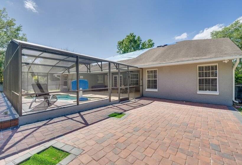 Inviting Home W/ Lanai & Pool In Kissimmee!