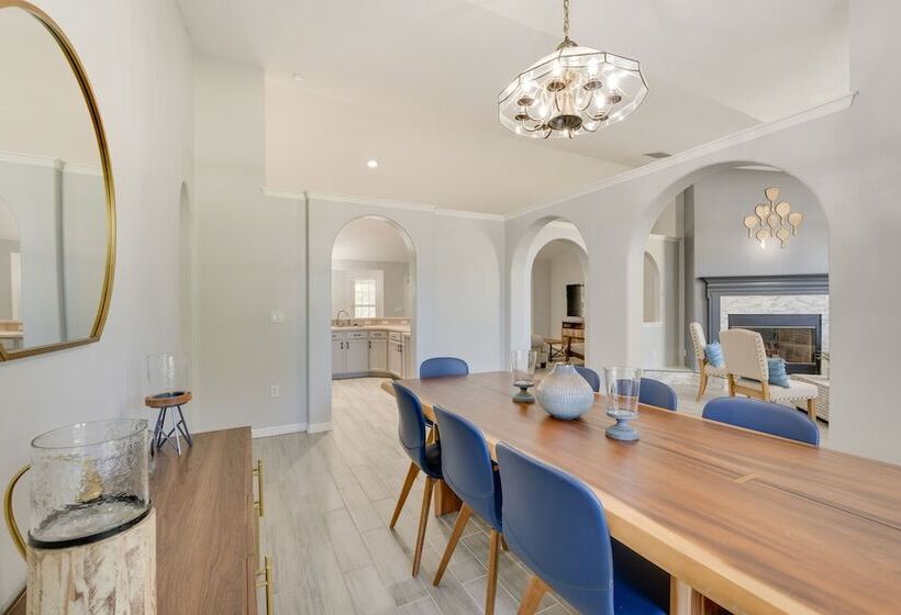 Inviting Home W/ Lanai & Pool In Kissimmee!