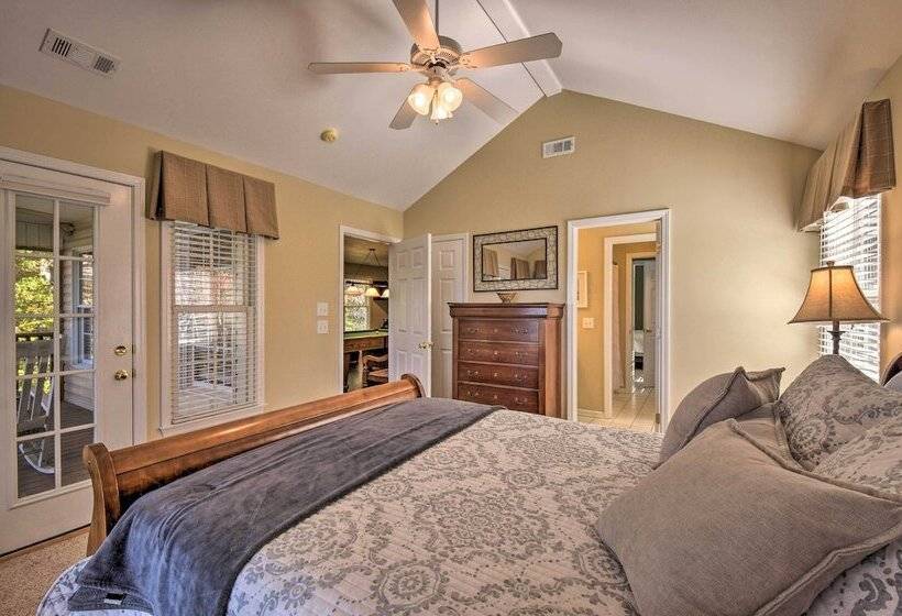 Lake Keowee Escape W/ Dock, Deck & Lake Access!