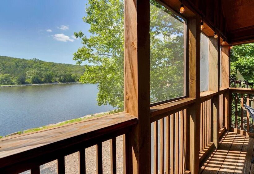 Lakefront Branson Cabin: 6 Mi To Branson Strip!
